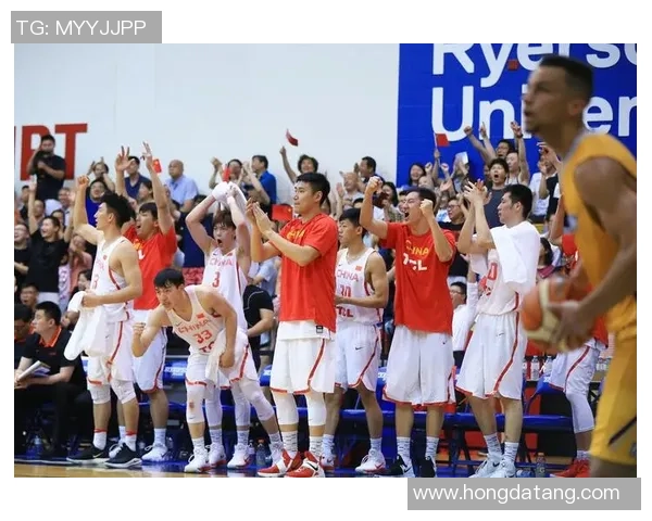 中国男篮蓝队迎战加拿大国家队力争在国际赛场上展现实力与风采 中国男篮蓝队迎战加拿大国家队力争在国际赛场上展现实力与风采